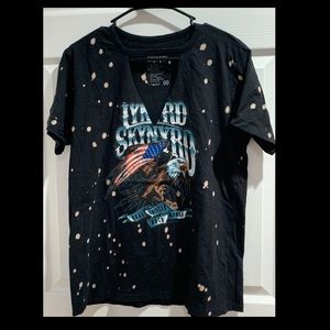 Torrid size 00 Lynyrd Skynyrd graphic t shirt